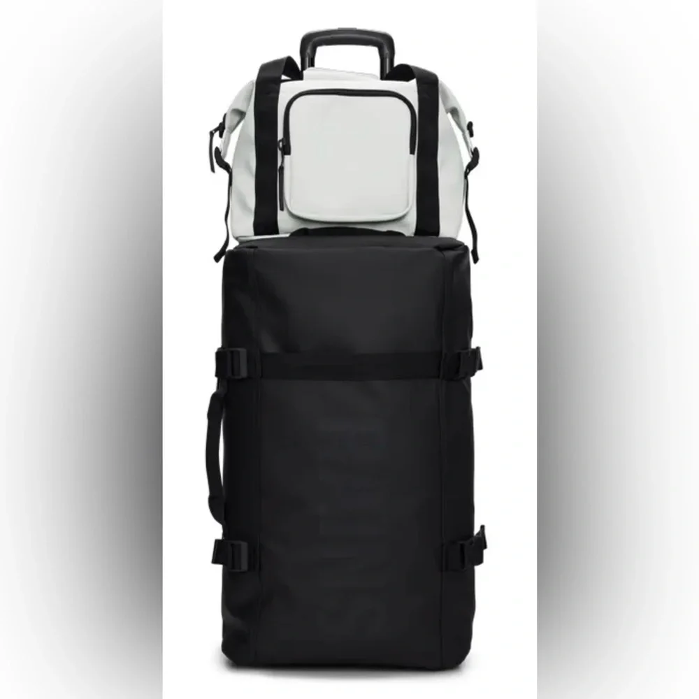 RAINS x FREE PEOPLE White Texel Kit Bag NWT🔖